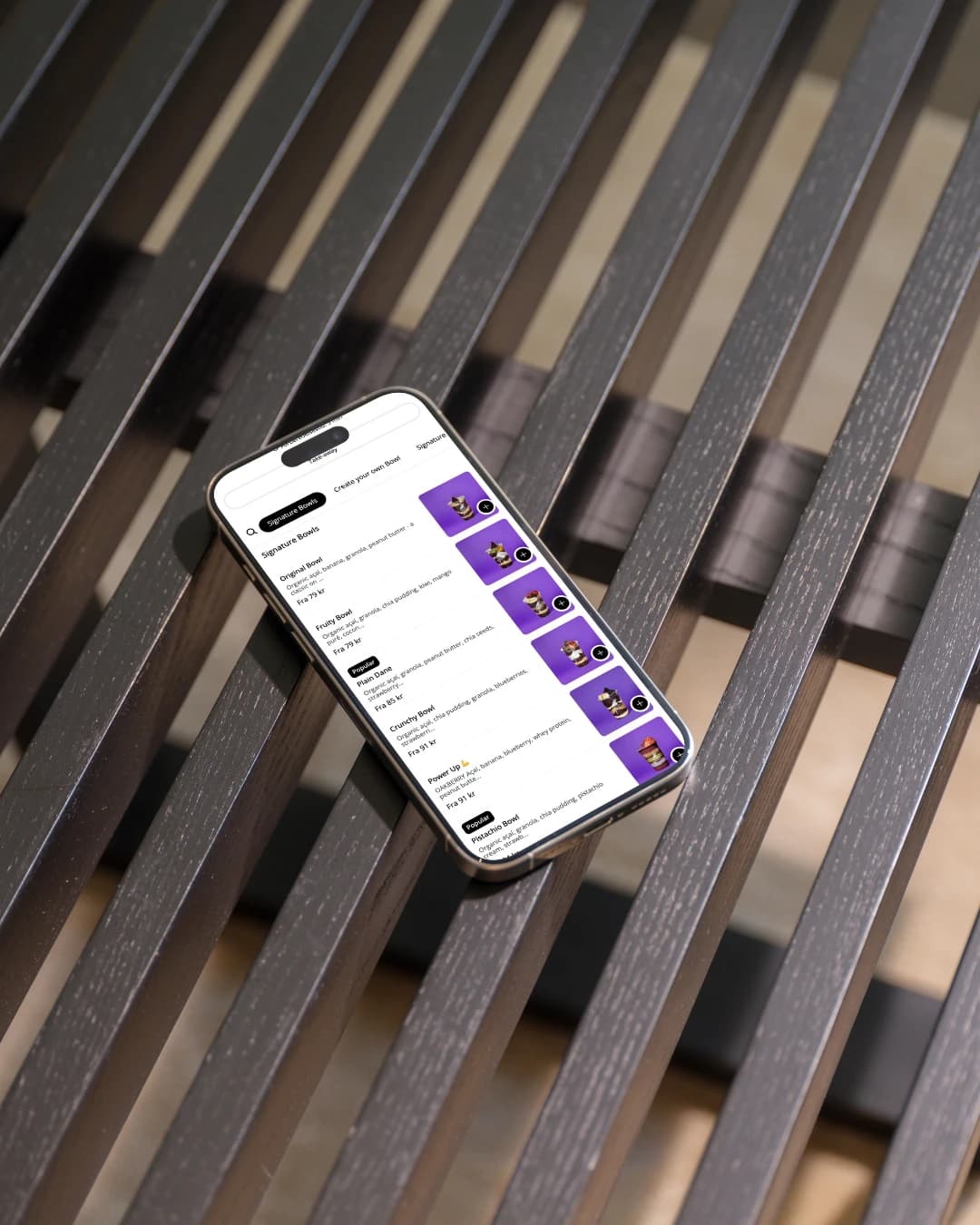 OAKBERRY-appen med menuen af bowls på en mobil